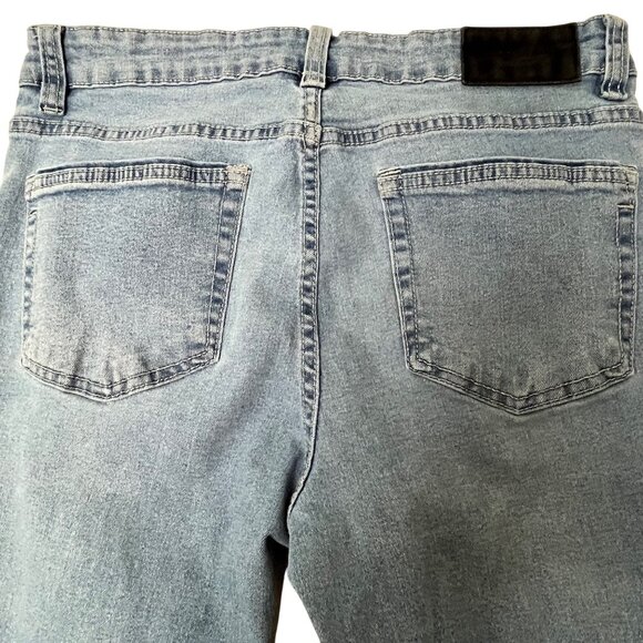 Kenneth Cole Mens Light Wash Athletic Fit Denim Jeans 32x32 Button Fly  5-Pocket - Picture 5 of 12